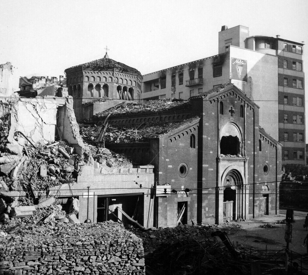 San Babila dopo i bombardamenti