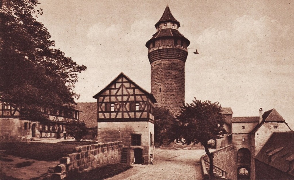 Vestnerturm und Brunnen des Nürnberger Schlosses
