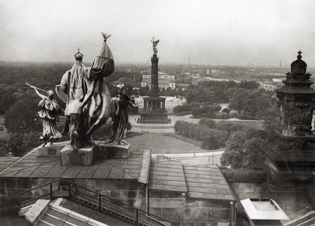 Blick von der Kuppel des Reichstagsgebäudes