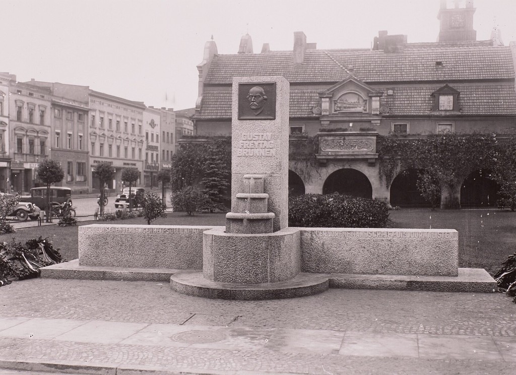 Kluczbork / Kreuzburg O. Pomnik fontanny Gustava Freytag