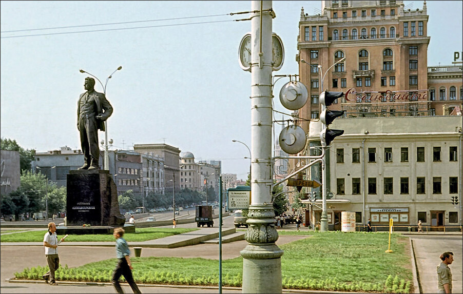 Площадь Маяковского