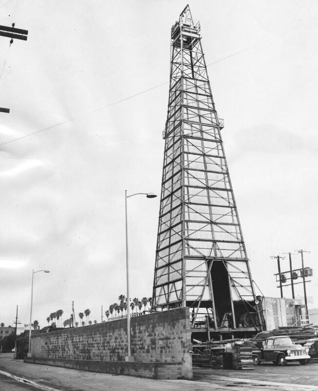 Oil rig on Venice and Western