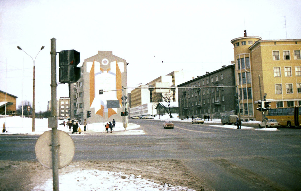 Pärnu maantee ja Kingeseppa tänava ristmikul (Liivalaia)