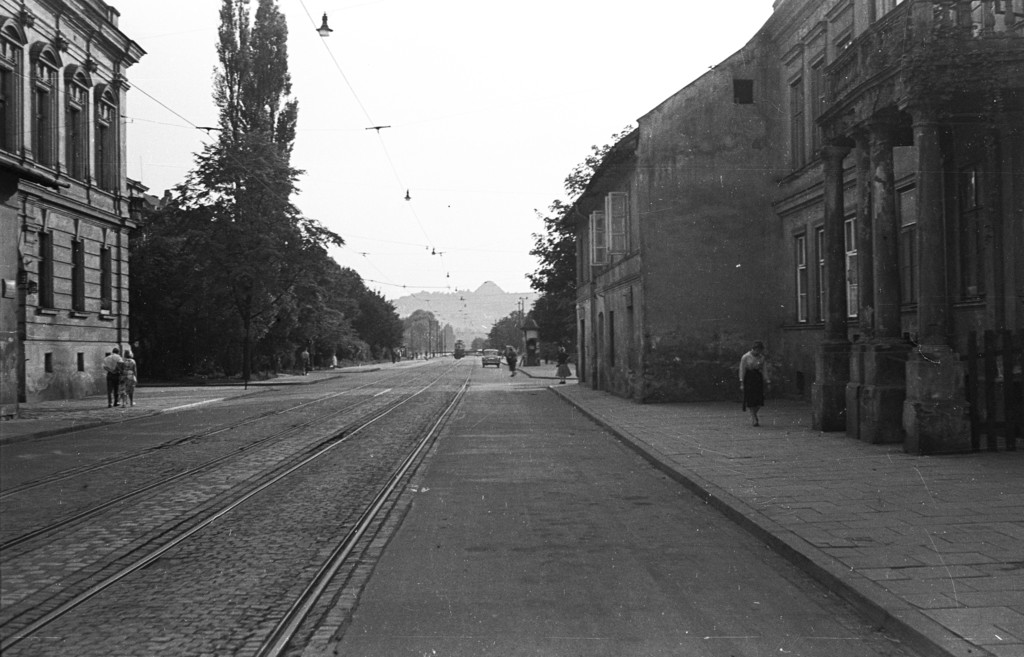 Ulica Marszałka Józefa Piłsudskiego patrząc w kierunku ulicy Retoryka