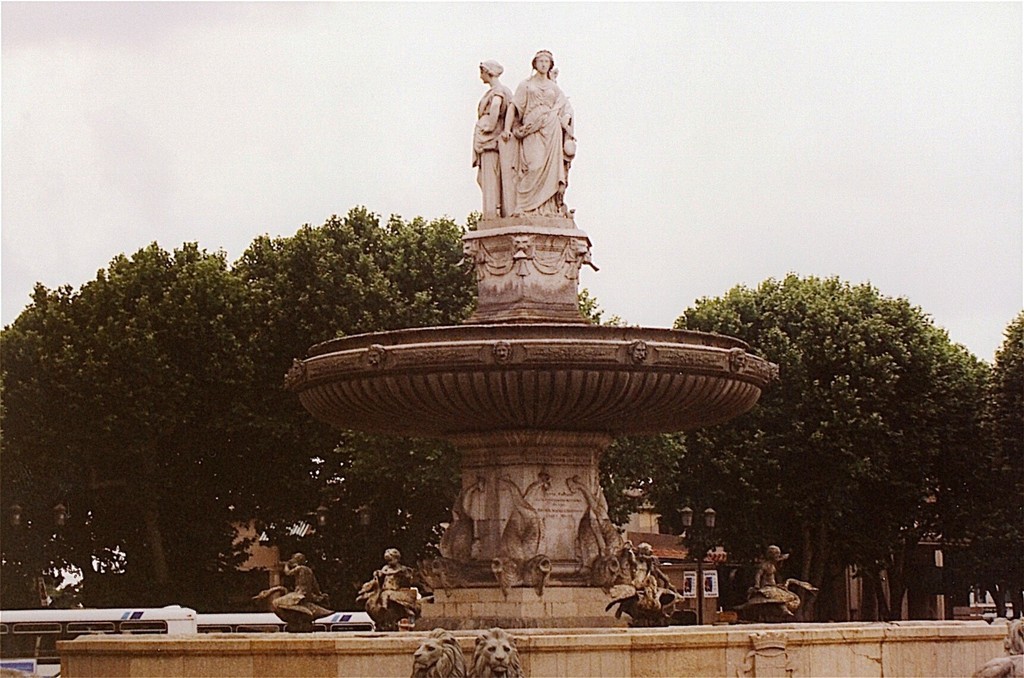 Aix-en-Provence. Fontaine de la Rotonde