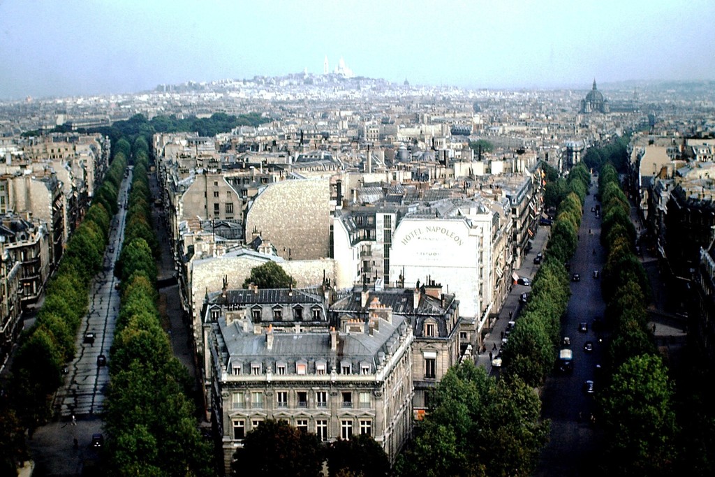 Paris vu d'en haut depuis l'Arc de Triomphe
