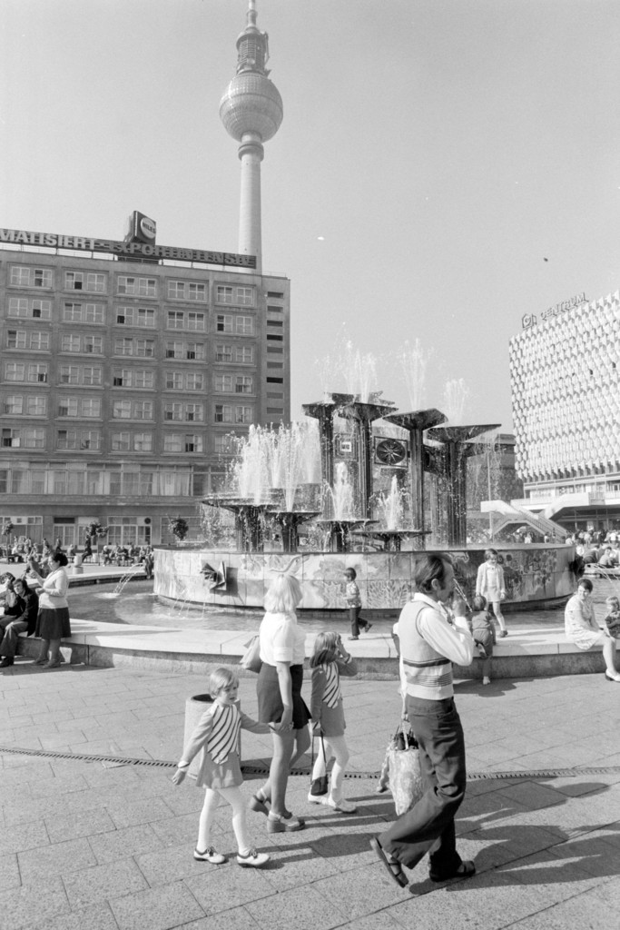 Alexanderplatz, Brunnen der Völkerfreundschaft