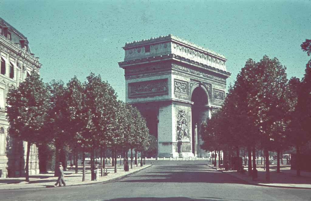 Arc de Triomphe, vue de l'avenue d'Iéna