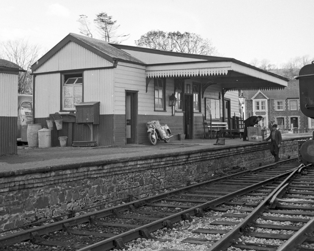 Front of the Aberayron station