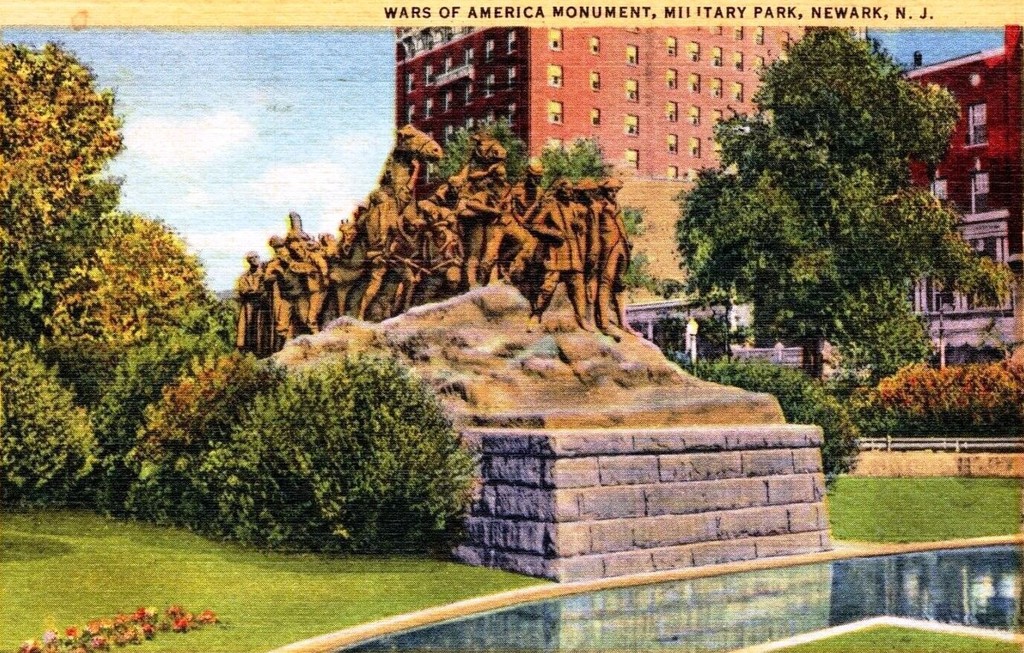 Newark. Military Park: Monument 'Wars of America'