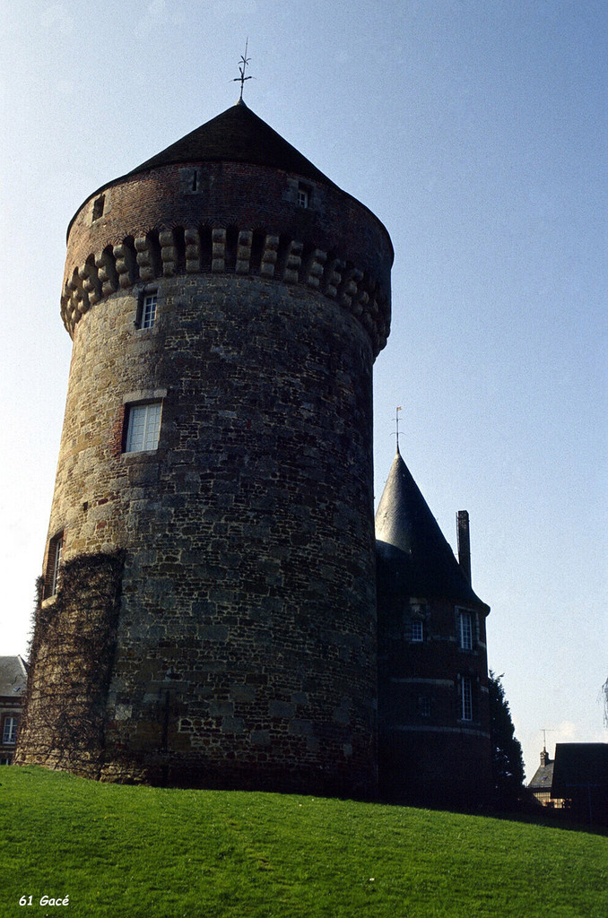 Château de Gacé: tour Talbot