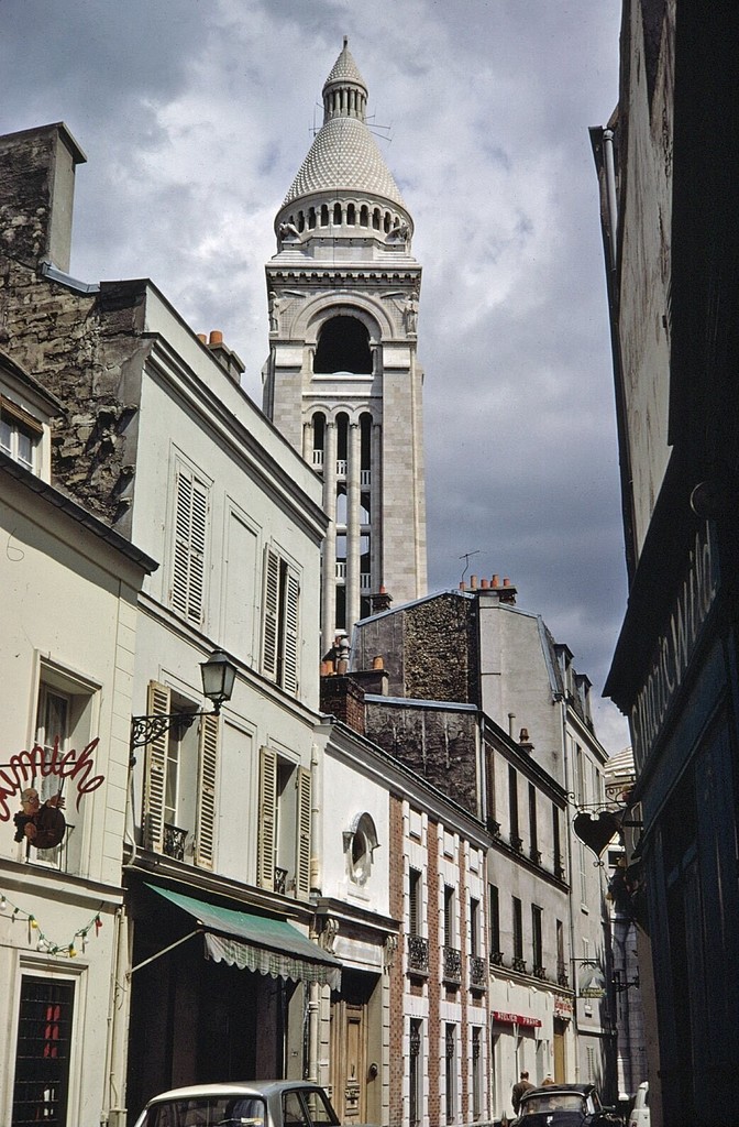 Rue Chevalier de la Barre at Montmartre
