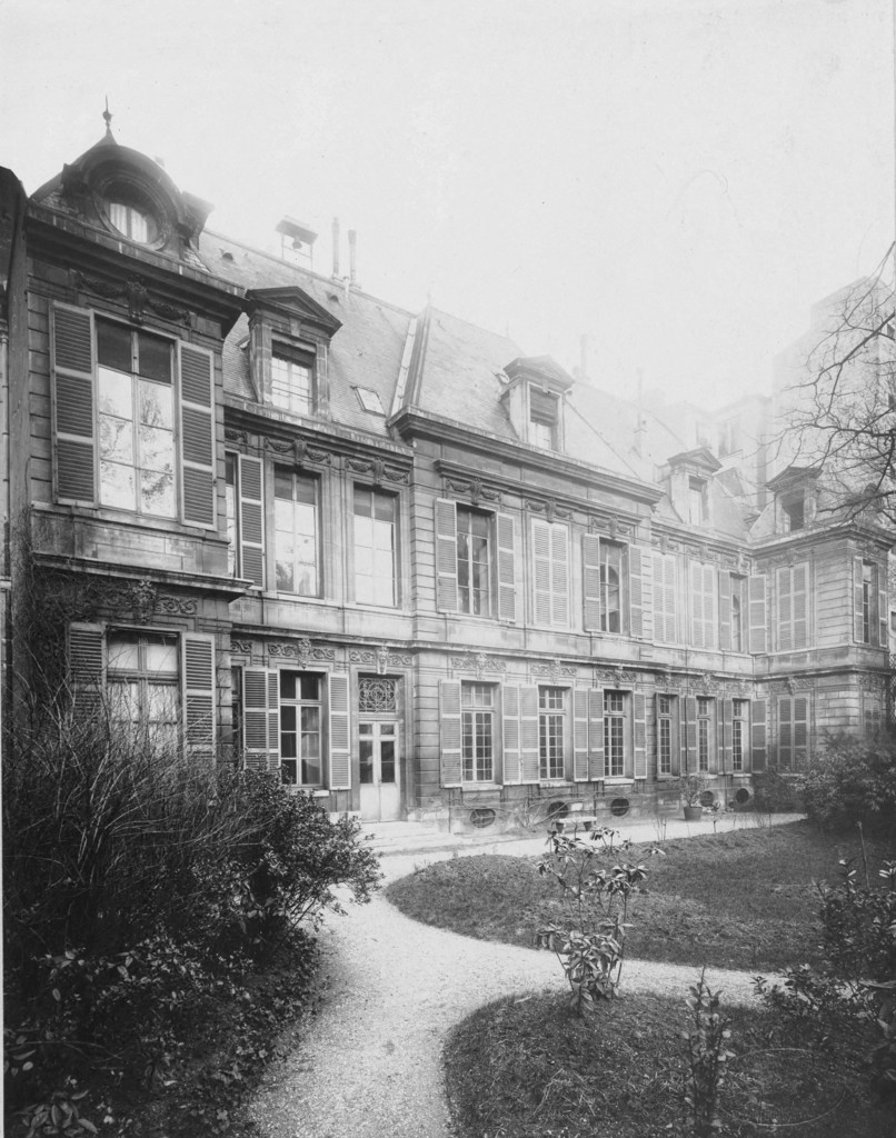 Pharmacie Centrale des Hôpitaux, Hôtel de Miramion, 47 quai de la Tournelle