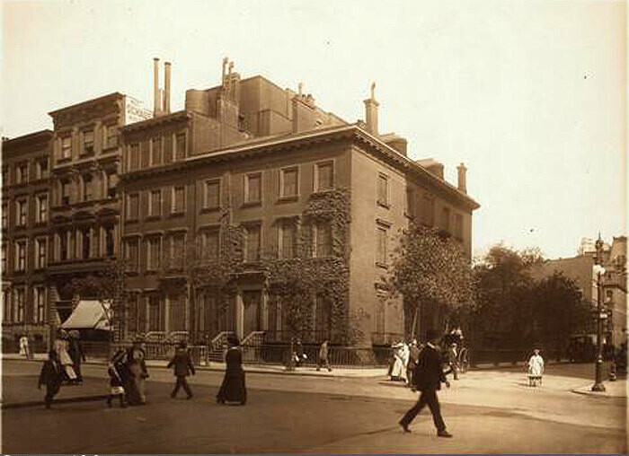 Fifth Avenue at N.E. corner of 37th Street. 1907
