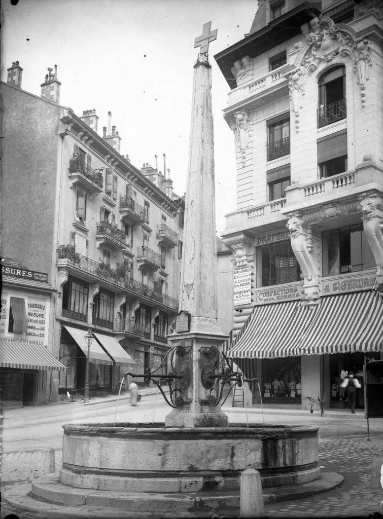 Place de Saint-Gervais: fontaine