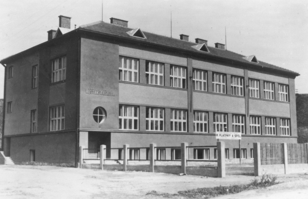 Vladislav. Měšťanská škola