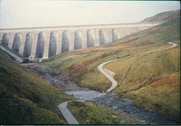 Nant-y-Moch Dam, seen from front