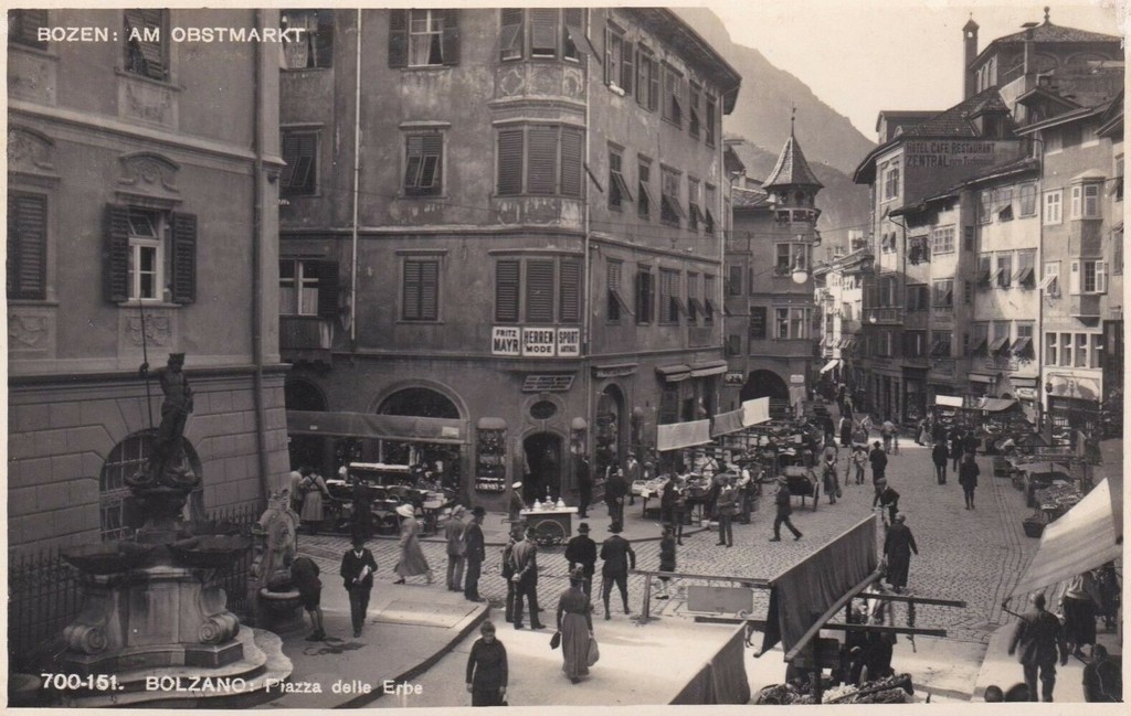Bolzano, Piazza delle Erbe