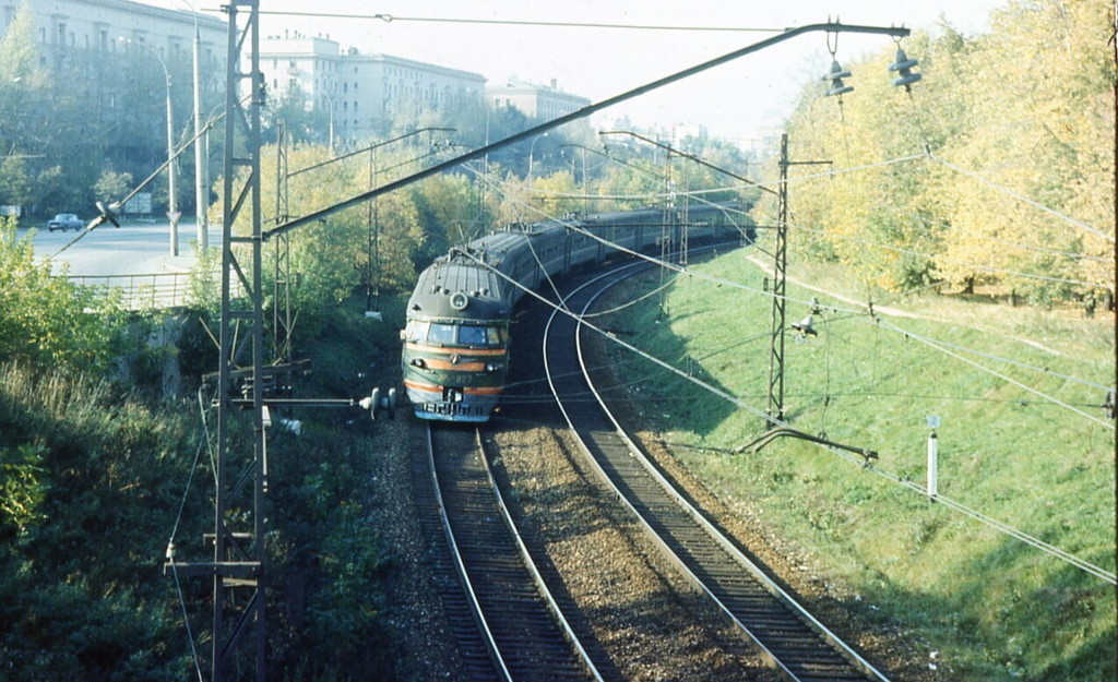 Электропоезд ЭР2-927 на участке пл. Тимирязевская - Москва-Бутырская