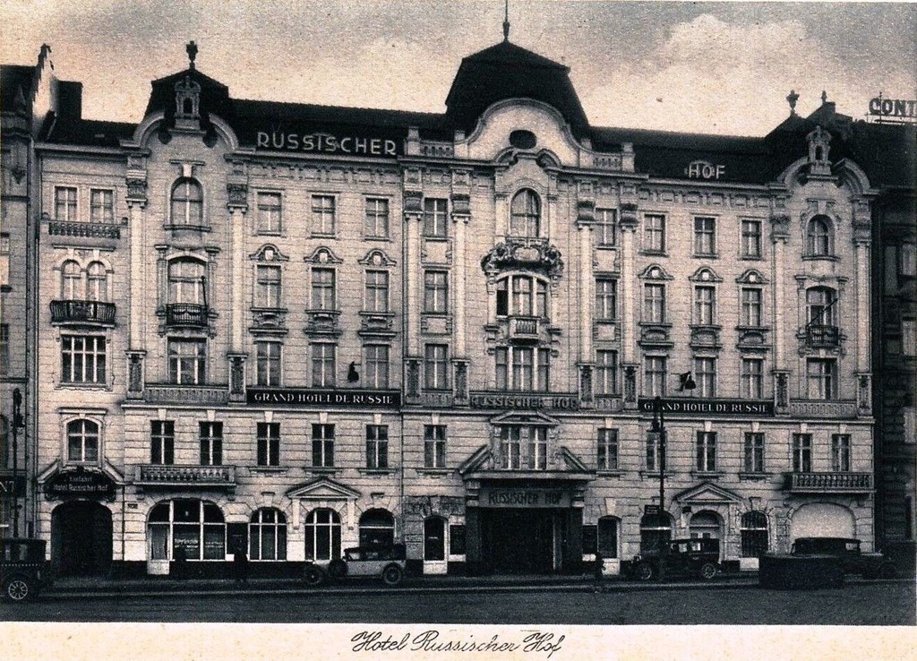 Georgenstraße 21-22: Hotel Russischer Hof