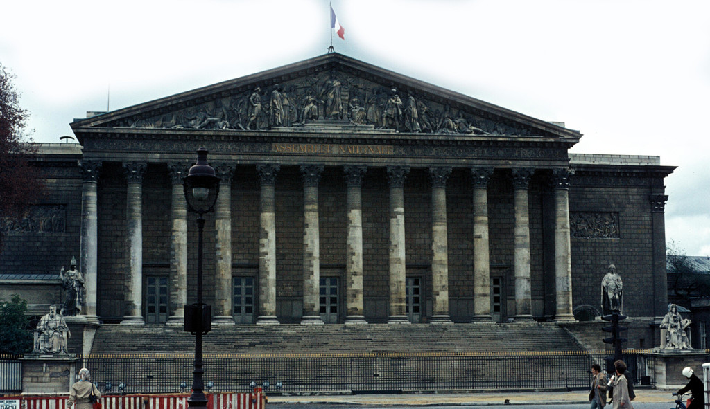 Assemblé Nationale (Palais Bourbon). Façade nord, portique