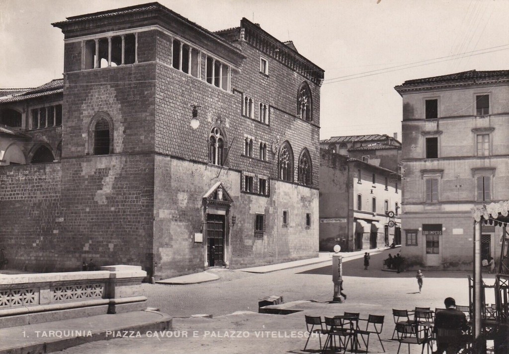 Tarquinia, Piazza Cavour e Palazzo Vitelleschi