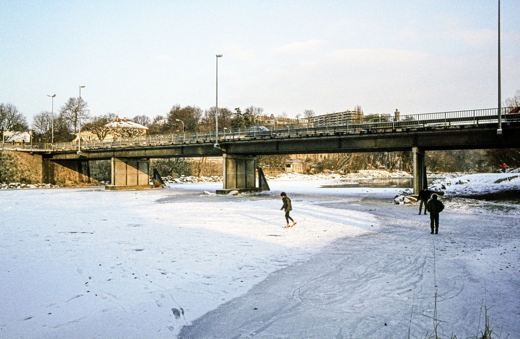 L'Arve gelée sous le pont de la Fontenette
