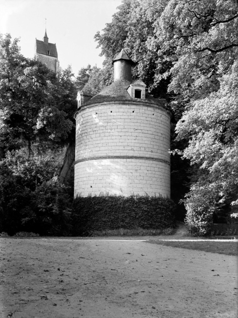 Château de Poncé à Poncé-sur-le-Loir : colombier avec lanternon