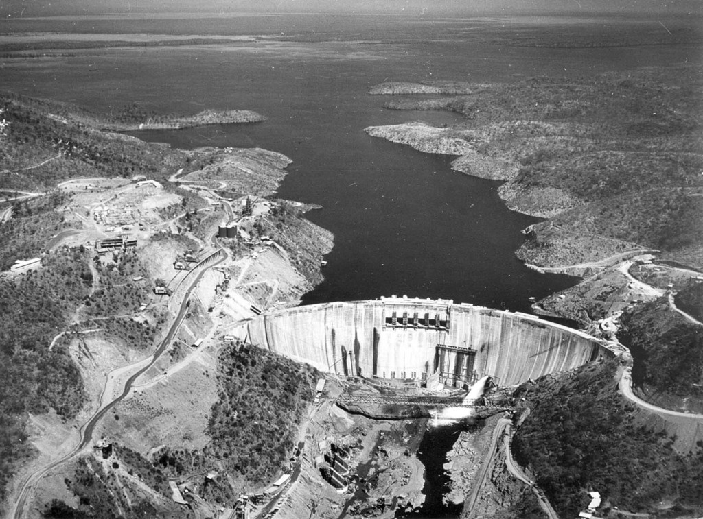 Kariba dam with lake forming in the background