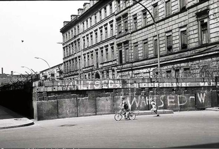 Berliner Mauer an der Sebastianstraße, Ecke Luckauer Straße