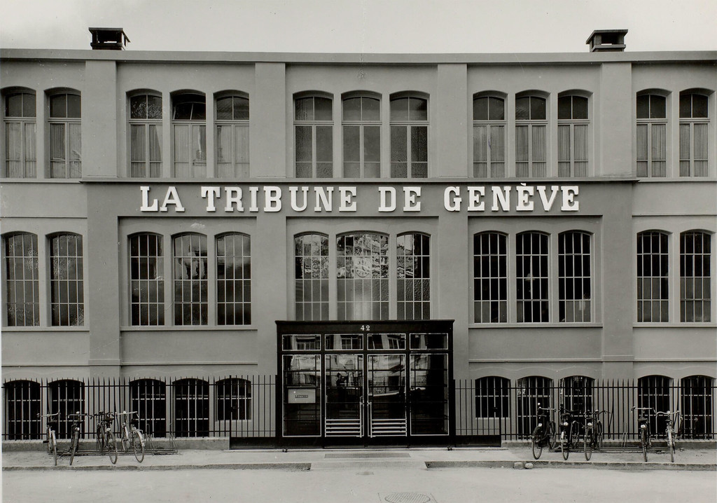 Rue du Stand, 42: Tribune de Genève, façade de l'immeuble
