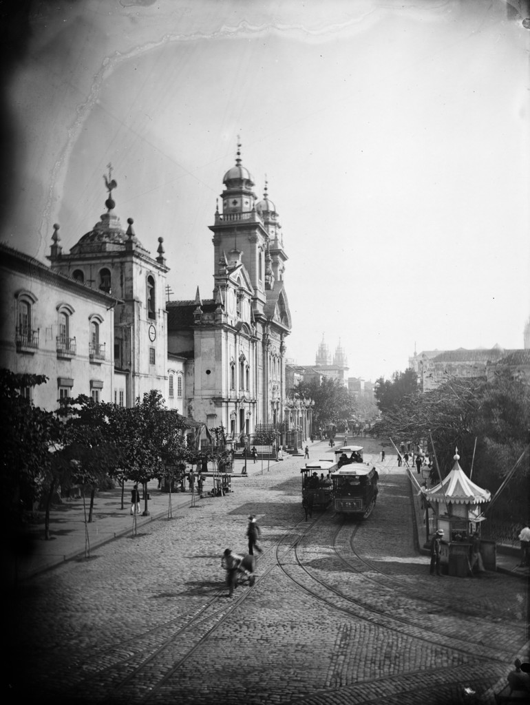 Rua Primeiro de Março, Convento do Carmo e Igreja de Nossa Senhora do Carmo à esquerda