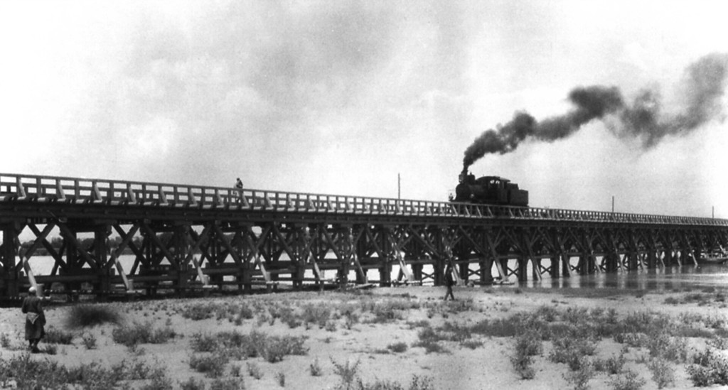 Мост через реку Сырдарью Коканд-Наманганской железной дороги
