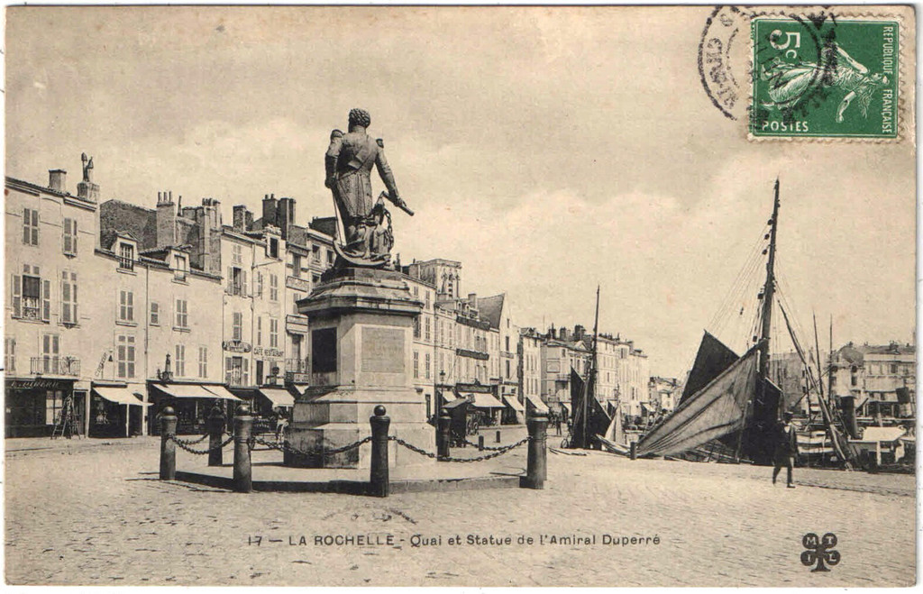 La Rochelle. Quai et Statue de l'Amiral Duperré