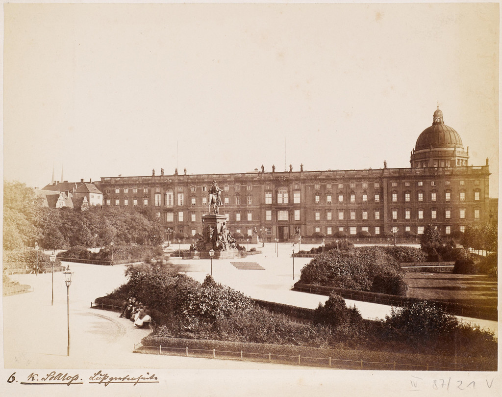 Berliner Stadtschloß und der Lustgarten mit Reiterstandbild Friedrich Wilhelm III