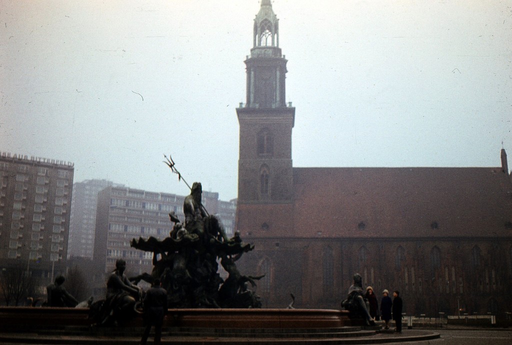Neptunbrunnen. St. Marienkirche