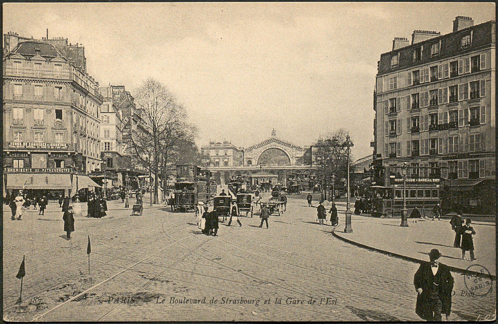 Le Boulevard et la Rue Strasbourg et la Gare de l'Est