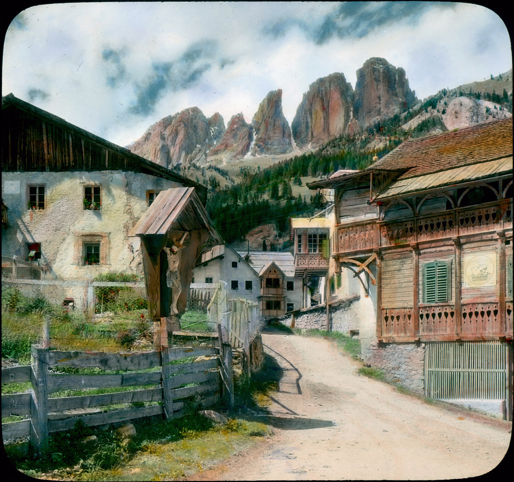 Campitello, con le Dolomiti sullo sfondo