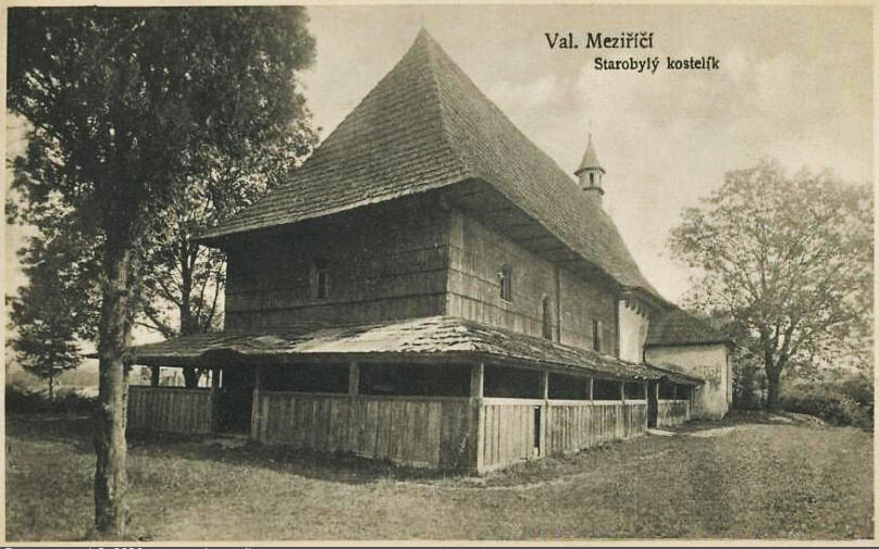 Valašské Meziřičí. Starobylý kostelík sv. Trojice