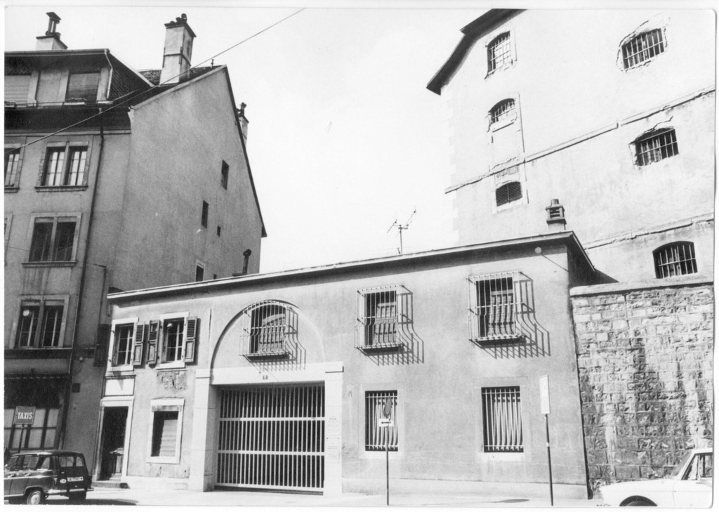 Rue des Chaudronniers: prison Saint-Antoine