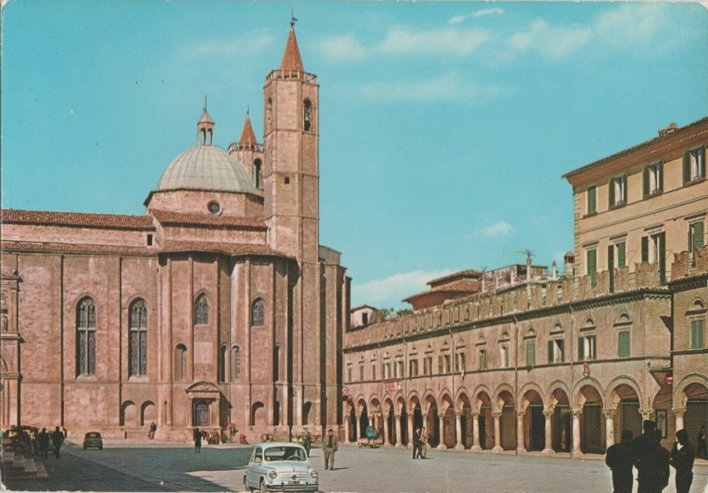 Ascoli Piceno, Piazza del Popolo