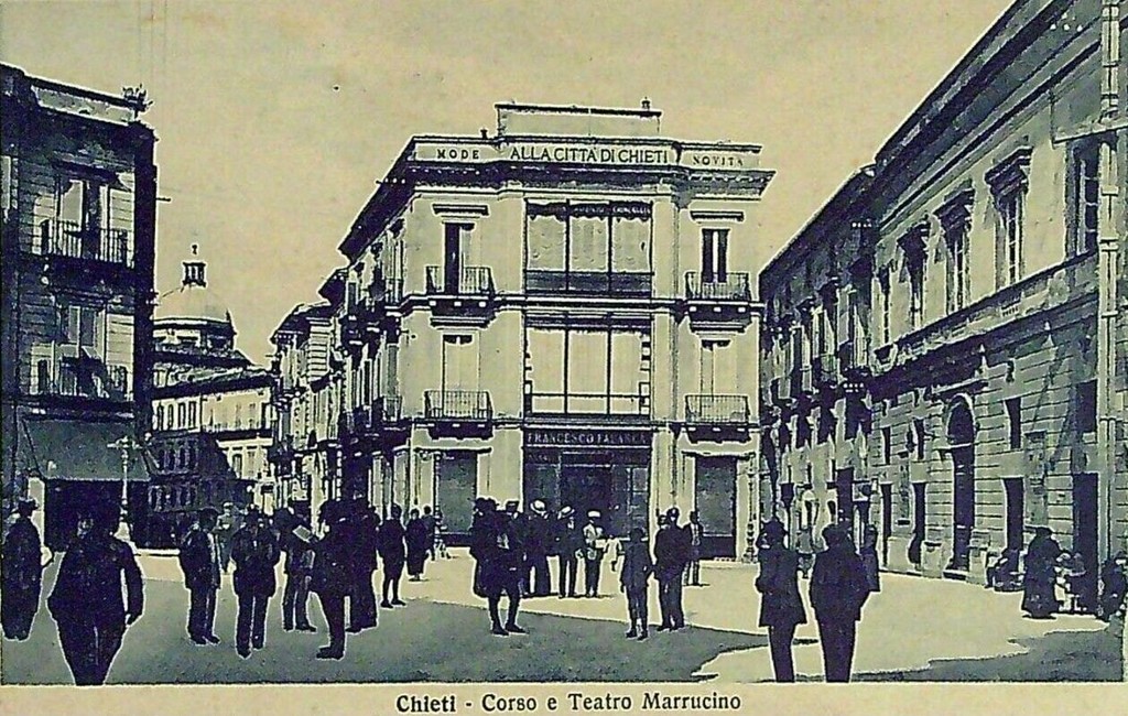 Chieti. Corso e Teatro Marrucino