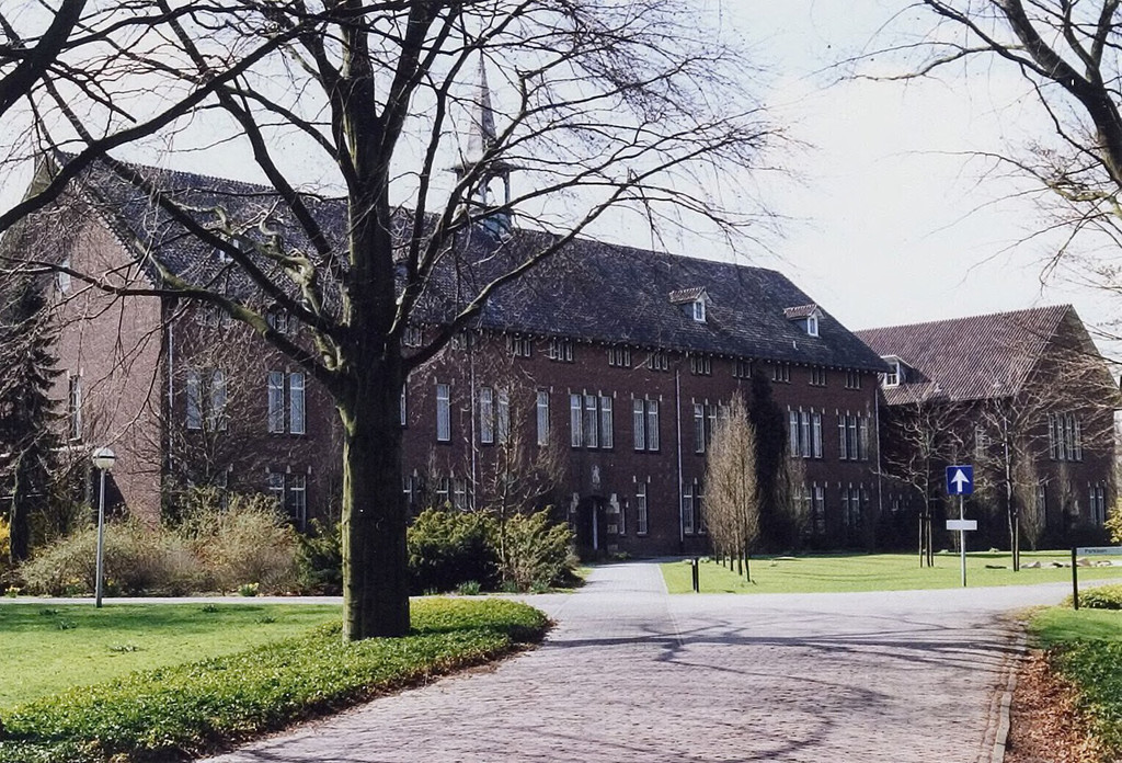 Het klooster Mariahof in Tilburg. Psychiatrische inrichting