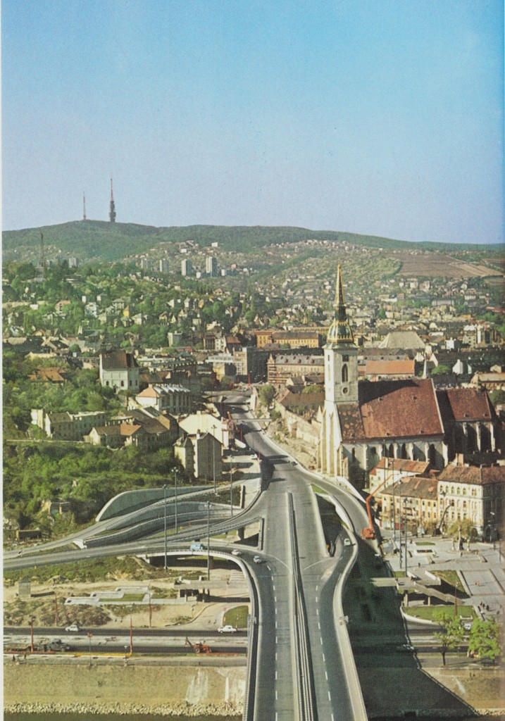 Pohľad z Kaviarne bystrica na Bratislavu