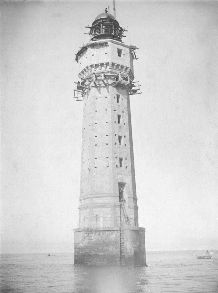 Le nouveau phare de la Jument d'Ouessant