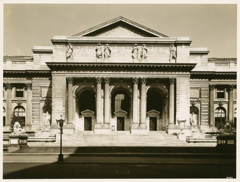 New York Public Library, main entrance.