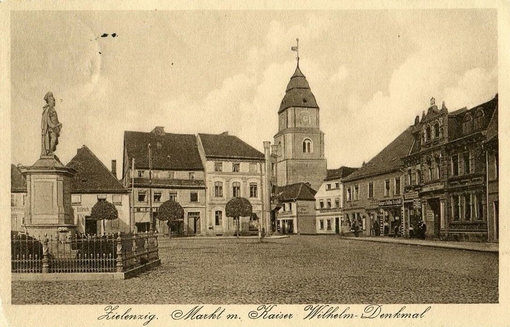 Zielenzig. Markt m. Kaizer Wilhelm-Denkmal / Rynek w Sulęcinie. Z lewej strony pomnik Wilhelma I