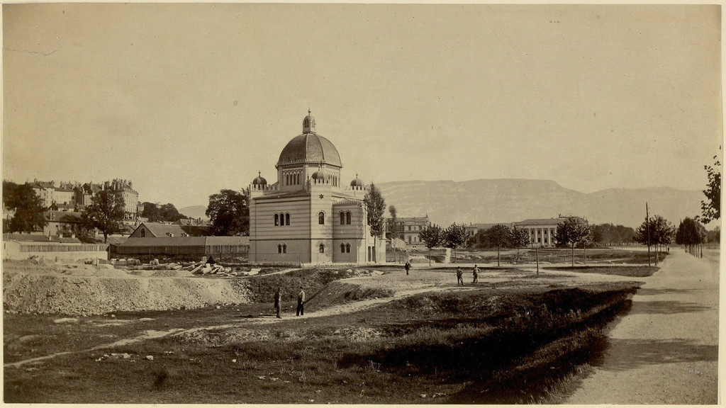 La synagogue vue de l'ancien boulevard de Plainpalais at les Casernes de Hollande