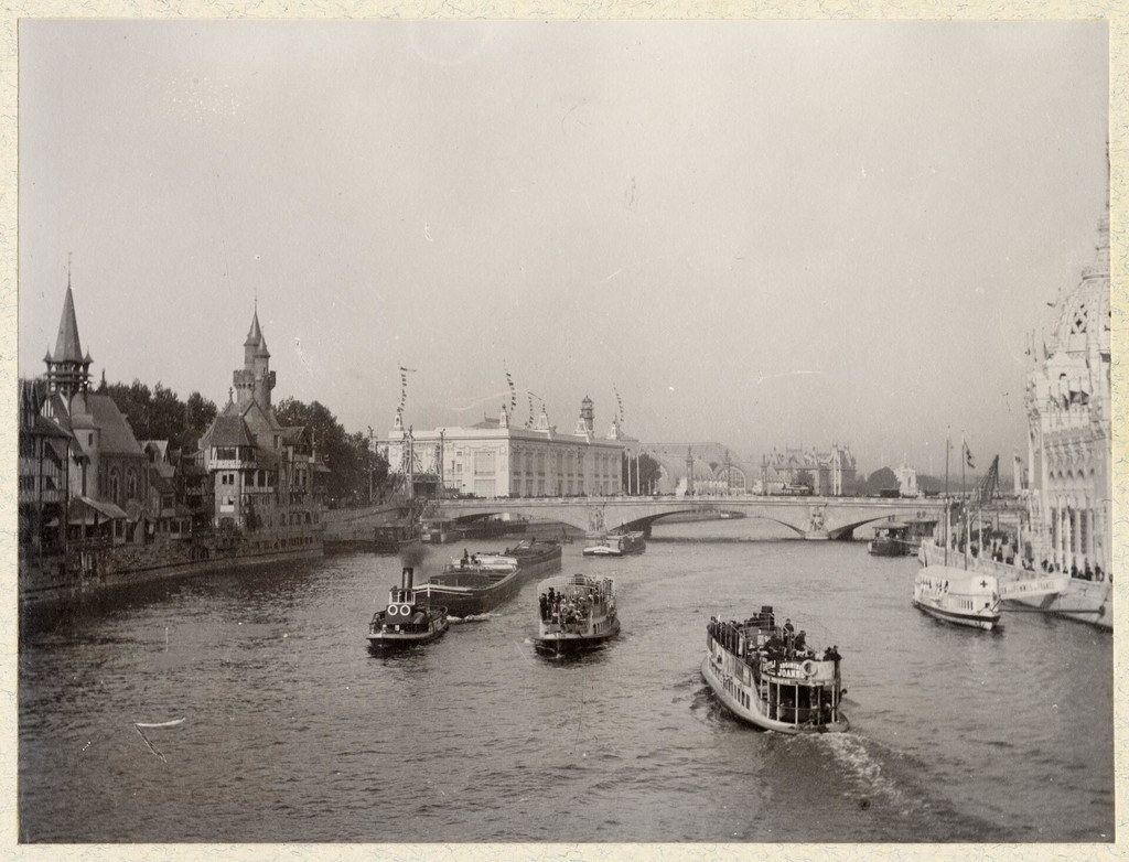 Exposition Universelle de 1900: trafic fluvial sur le Seine
