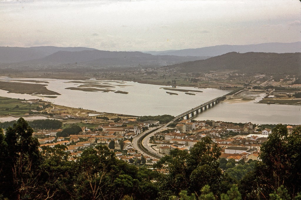 Viana do Castelo. Ponte Metálica sobre o Rio Lima